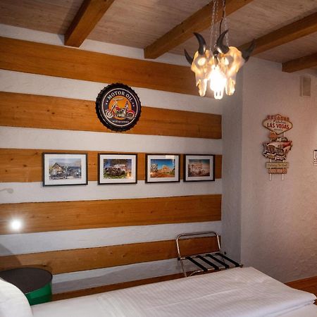 Motorworld Inn Warthausen Εξωτερικό φωτογραφία