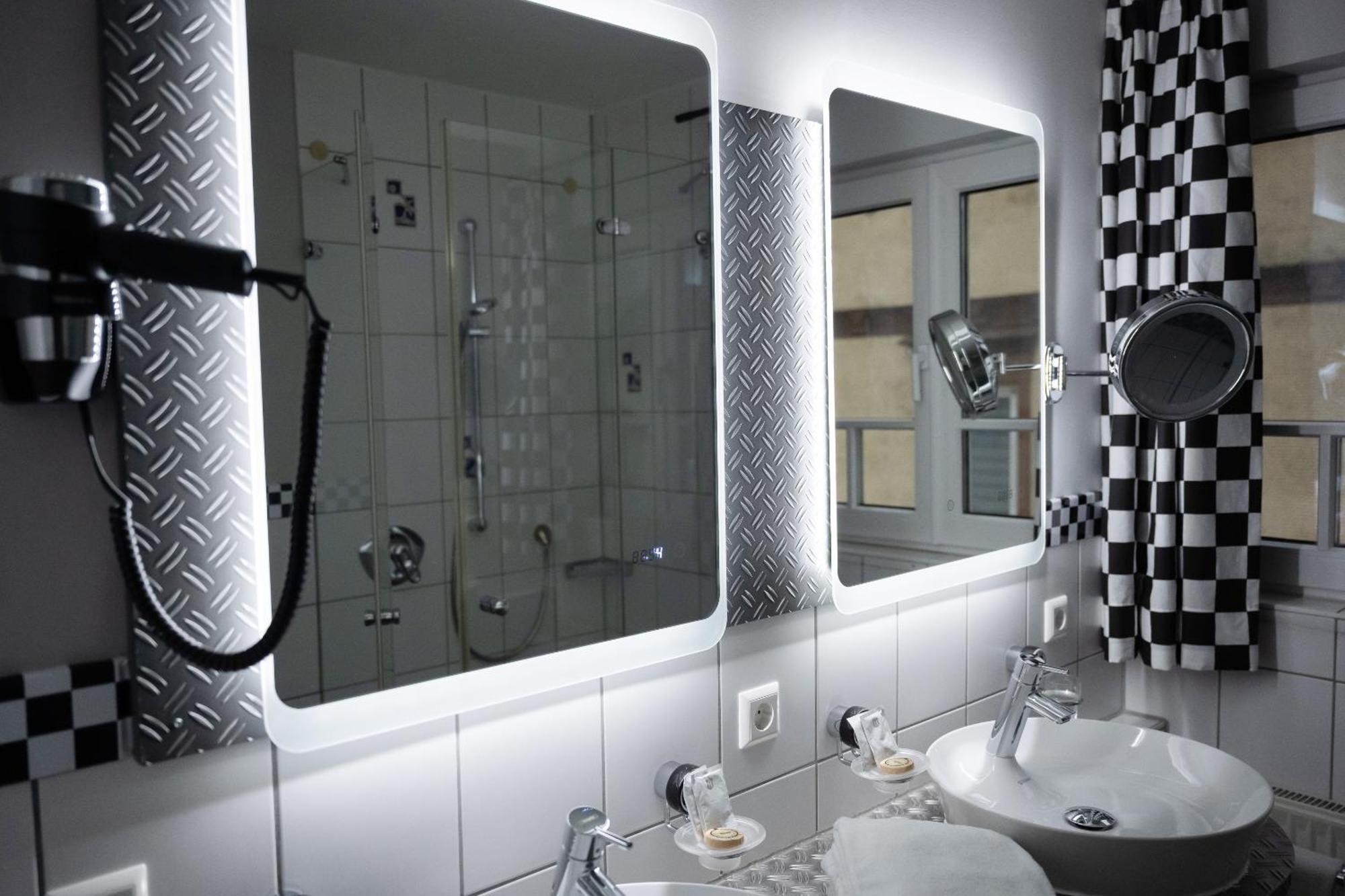 Motorworld Inn Warthausen Εξωτερικό φωτογραφία